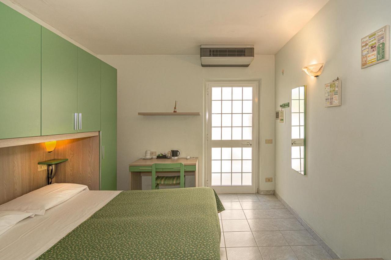 Hotel Mariani 리도디캄파이오레 외부 사진