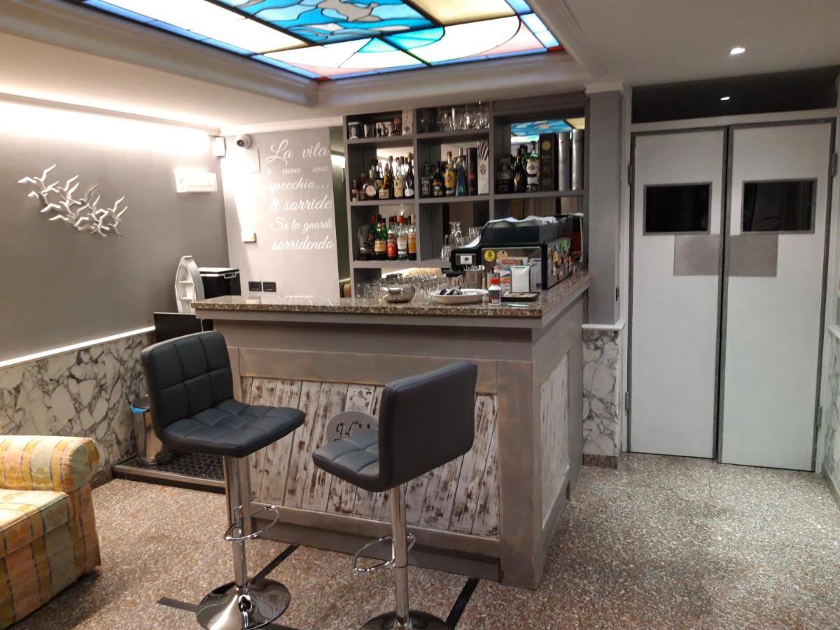 Hotel Mariani 리도디캄파이오레 외부 사진