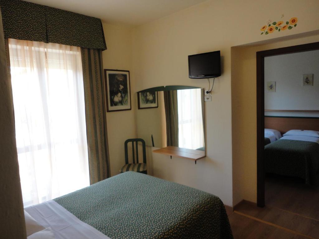 Hotel Mariani 리도디캄파이오레 객실 사진