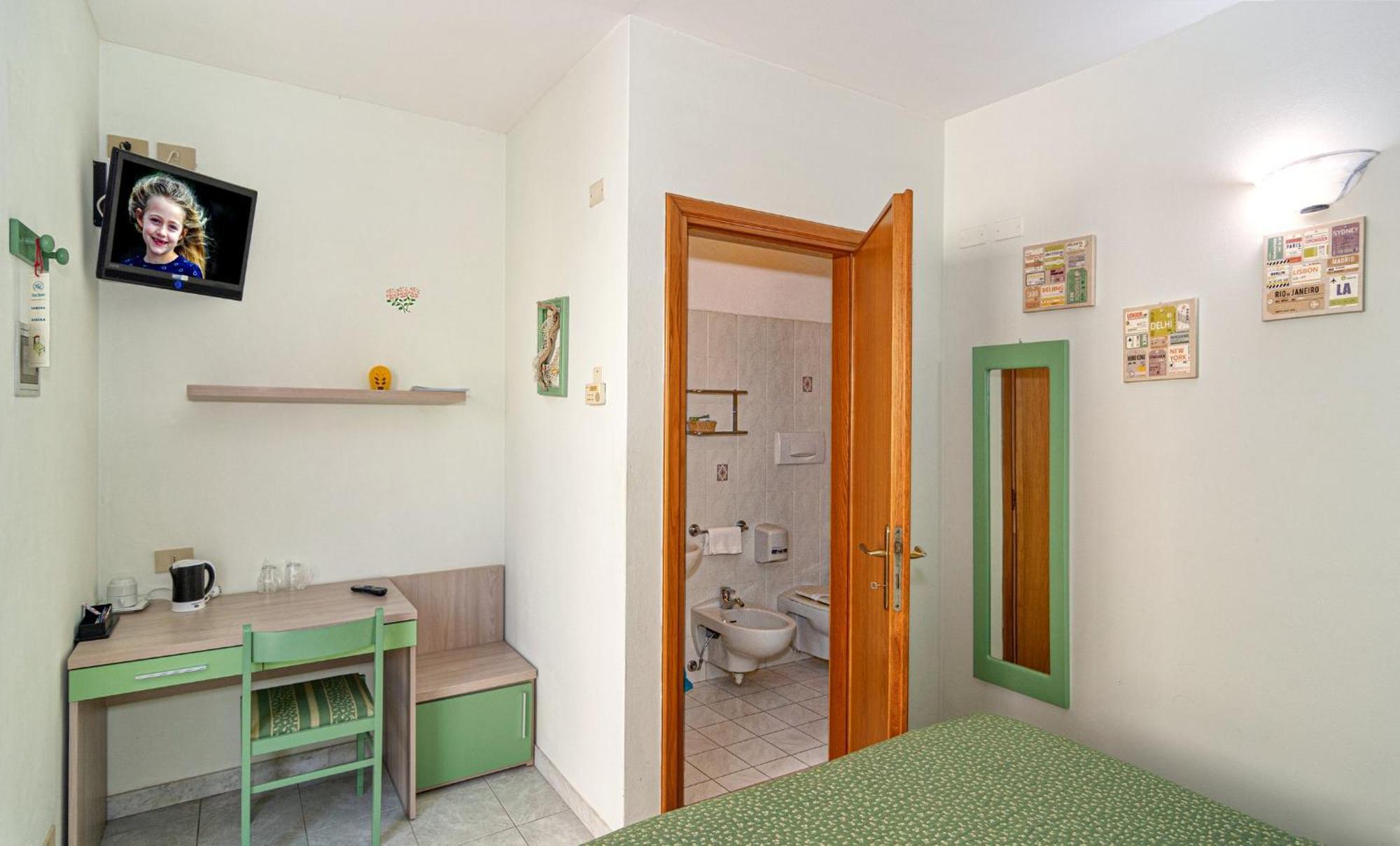 Hotel Mariani 리도디캄파이오레 외부 사진