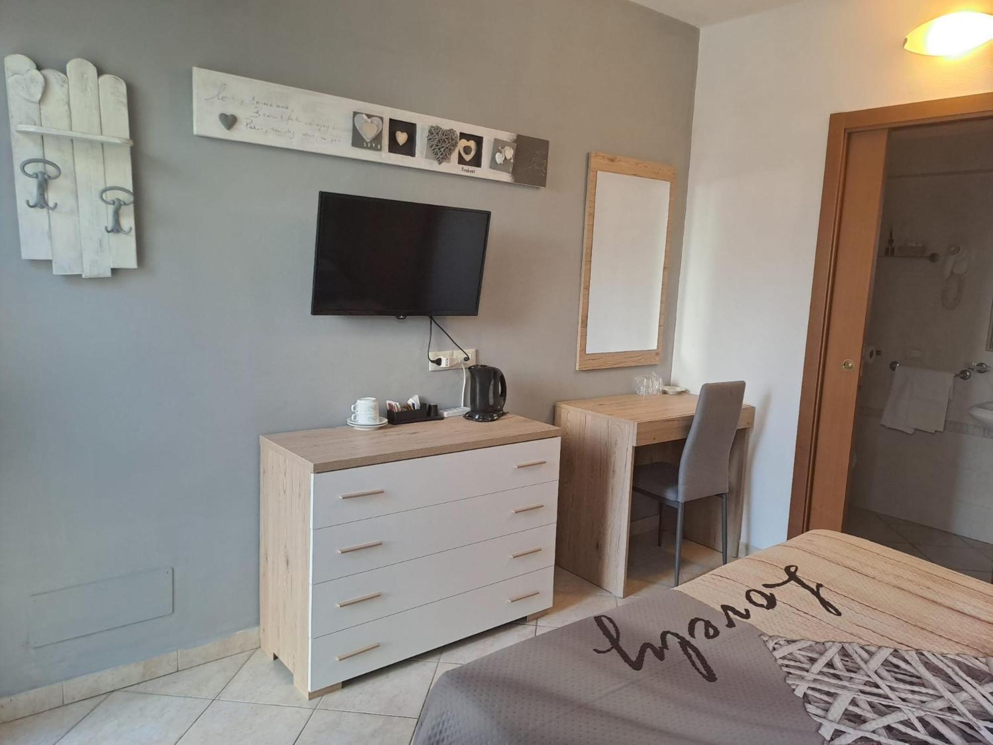 Hotel Mariani 리도디캄파이오레 외부 사진