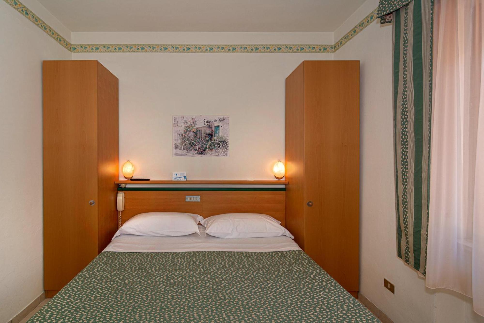 Hotel Mariani 리도디캄파이오레 외부 사진
