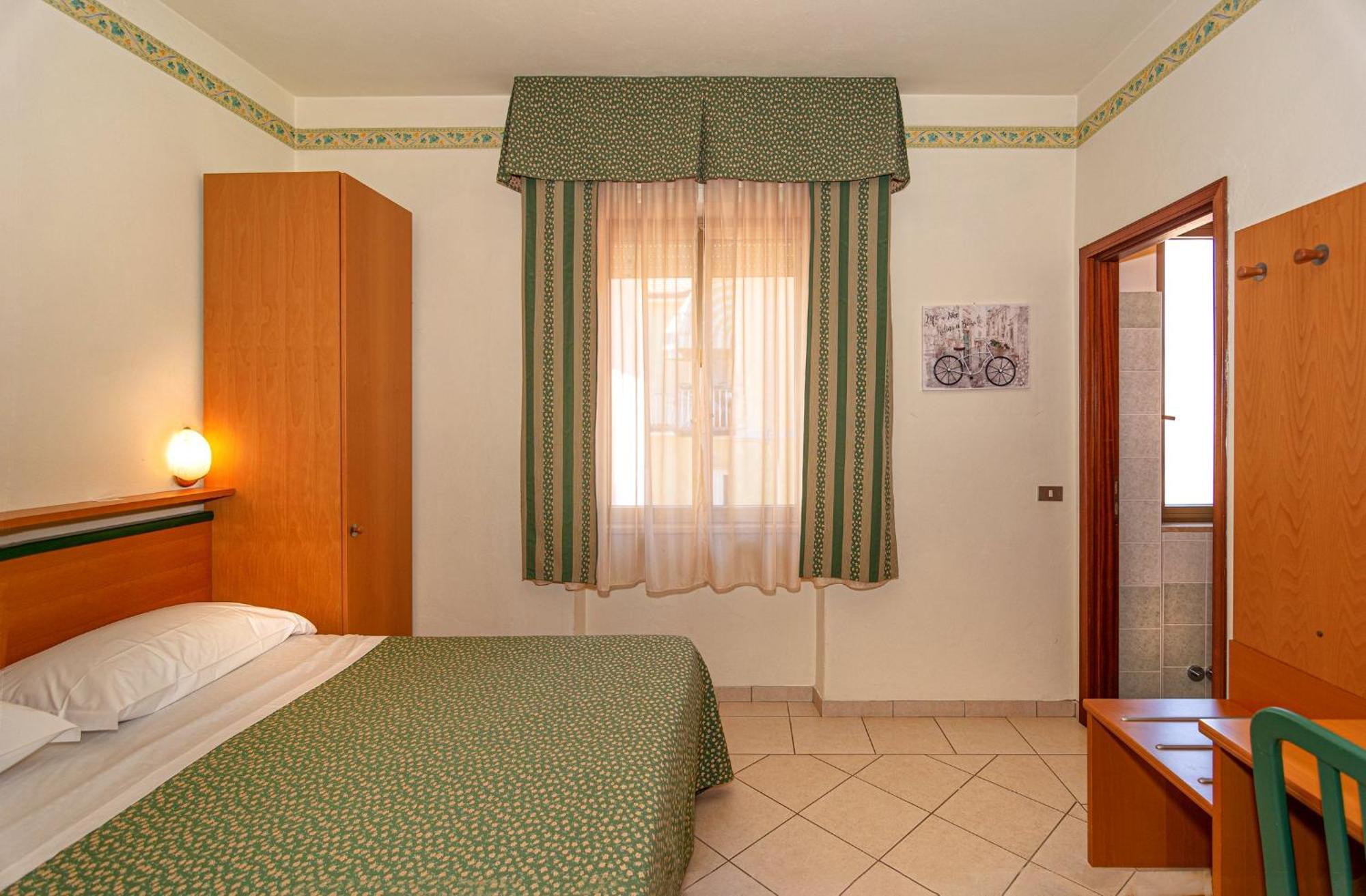 Hotel Mariani 리도디캄파이오레 외부 사진