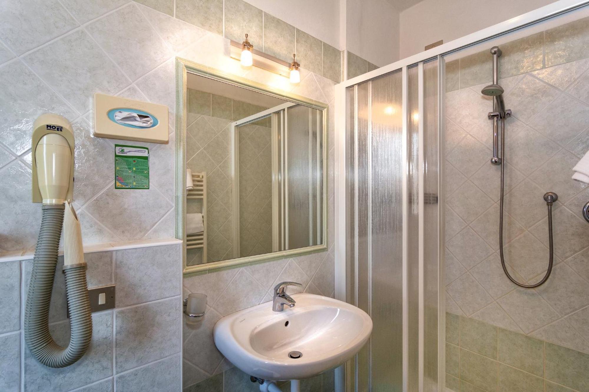 Hotel Mariani 리도디캄파이오레 외부 사진