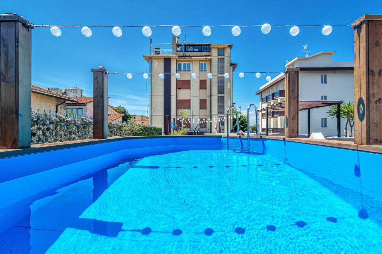 Hotel Mariani 리도디캄파이오레 외부 사진